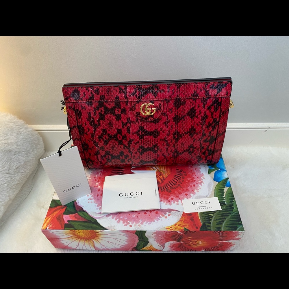 Gucci Red
watersnake ophidia chain
shoulder bag limited/ exclusive